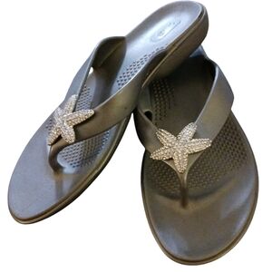 OKA B FLIP FLOPS with Rhinetone starfish.  Womens.  Size Large. Gray